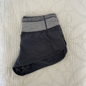 LULULEMON- Tracker Short